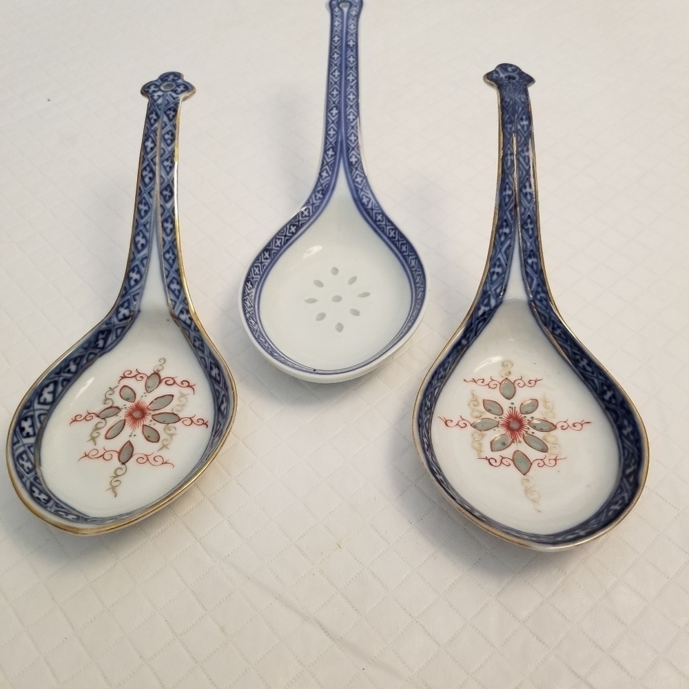 Lot Of  3 Vintage Ceramic Chinese Spoon Rest